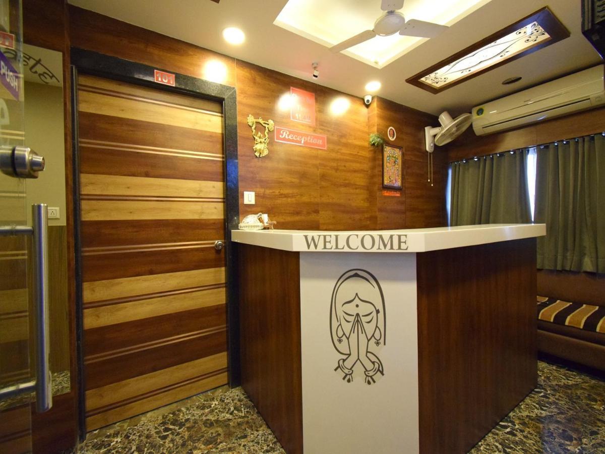 Hotel Lake Palace Ahmedabad Esterno foto